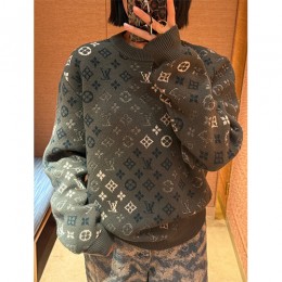 [홍콩명품.LOUIS VUITTON] 루이비통 25SS 로고 모노그램 니트 스웨터 (카키), BM24062, KK, 레플리카의류,미러급사이트