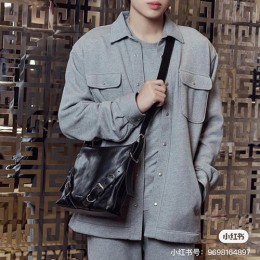 [홍콩명품.GIVENCHY] 지방시 25SS 로고 카라 셔츠 자켓 (그레이), BM24122, KB, 레플리카의류,미러급사이트