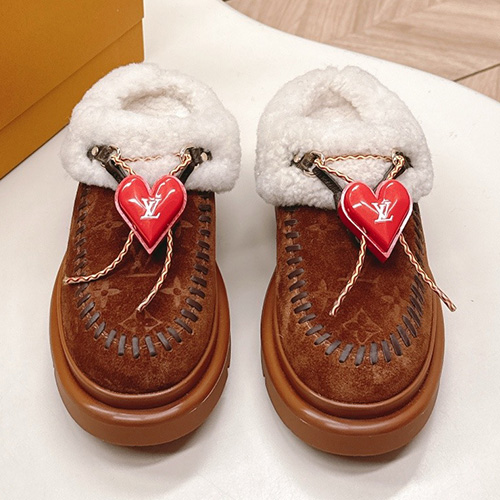 [홍콩명품.LOUIS VUITTON] 루이비통 25SS 로고 여성 시어링 하트 장식 레더 가죽 뮬 슬리퍼 (3컬러), SE5986, GHS, 명품스니커즈,운동화,구두,로퍼,하이탑,신발