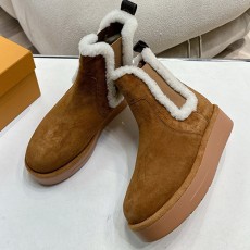 [홍콩명품.LOUIS VUITTON] 루이비통 25SS 로고 여성 시어링 레더 가죽 부츠 (브라운), SE5991, GHS, 명품스니커즈,운동화,구두,로퍼,하이탑,신발