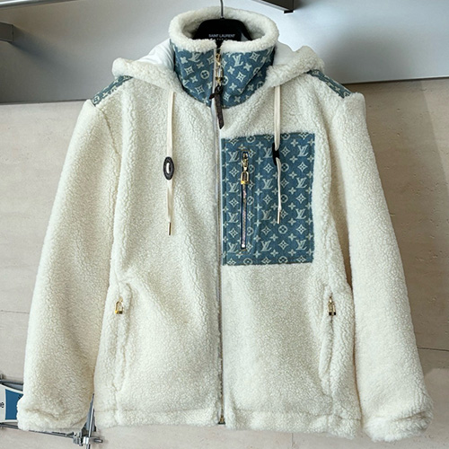 [가격문의][홍콩명품.LOUIS VUITTON] 루이비통 25SS 로고 모노그램 후드 플리스 자켓 1AIQQI (화이트), BM24267, KB, 레플리카의류,미러급사이트