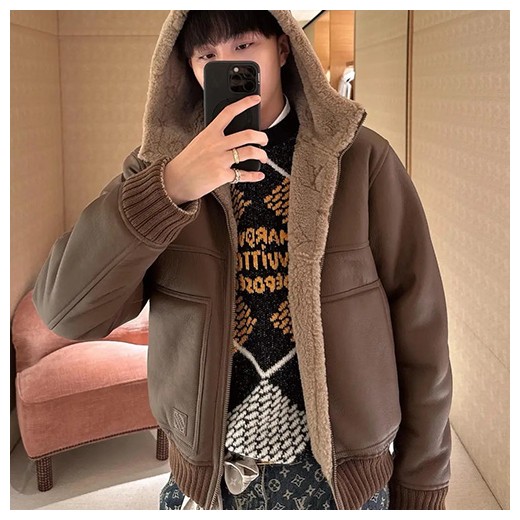 [홍콩명품.LOUIS VUITTON] 루이비통 26SS 로고 모노그램 레더 가죽 리버서블 후드 집업 자켓 1AFAIQ (브라운), BM24329, TOM, 레플리카의류,미러급사이트