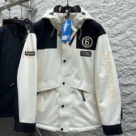 [홍콩명품.Maison Margiela] 메종마르지엘라 26SS 로고 슈프림 콜라보 후드 다운 패딩 파카 자켓 (2컬러), BM24399, 레플리카의류,미러급사이트