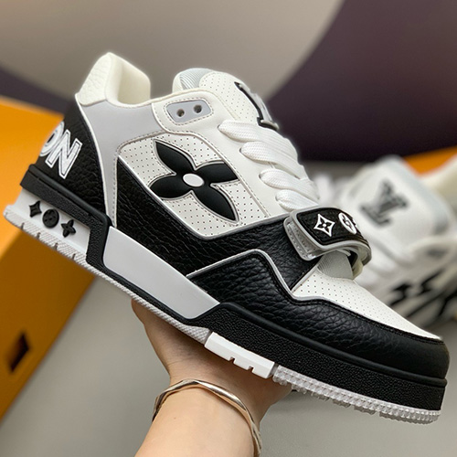 [홍콩명품.LOUIS VUITTON] 루이비통 26SS 로고 모노그램 트레이너 스니커즈 운동화 (블랙-화이트), SE6044, PMD, 명품스니커즈,운동화,구두,로퍼,하이탑,신발