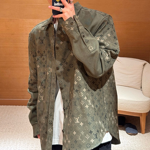 [홍콩명품.LOUIS VUITTON] 루이비통 26SS 로고 모노그램 남방 셔츠 (카키), BM24502, YS, 레플리카의류,미러급사이트