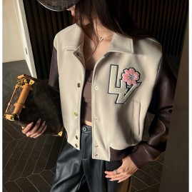 [가격문의][홍콩명품.LOUIS VUITTON] 루이비통 26SS 로고 여성 카라 바시티 자켓 1AJGU1, BM24530, MC, 레플리카의류,미러급사이트