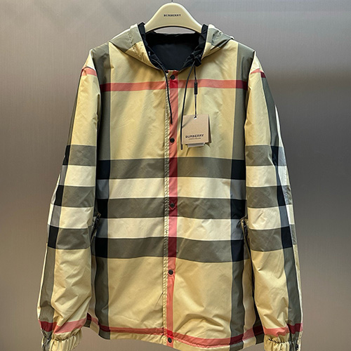 [홍콩명품.Burberry] 버버리 26SS 로고 체크패턴 후드 바람막이 자켓 (베이지), BM24666, KK, 레플리카의류,미러급사이트