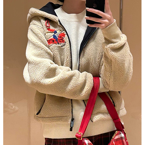 [홍콩명품.Burberry] 버버리 26SS 로고 자수 플리스 후드 집업 자켓 (베이지), BM24715, KB, 레플리카의류,미러급사이트