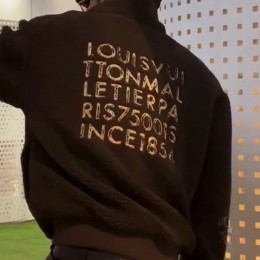 [홍콩명품.LOUIS VUITTON] 루이비통 26SS 로고 터틀넥 플리스 집업 자켓 (2컬러), BM24827, KK, 레플리카의류,미러급사이트