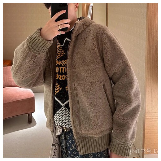[홍콩명품.LOUIS VUITTON] 루이비통 26SS 로고 레더 가죽 리버서블 후드 봄버 자켓 1AFAIQ (브라운), BM24898, TOM, 레플리카의류,미러급사이트
