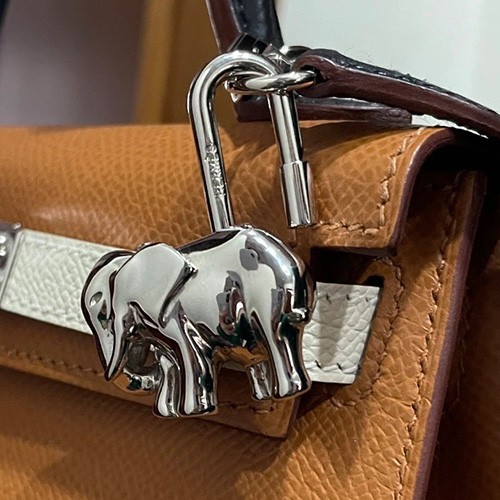 [홍콩명품.Hermes] 에르메스 26SS 로고 가방 백 고리 (2컬러), ET3581, HY, 홍콩명품의류,구매대행,온라인명품