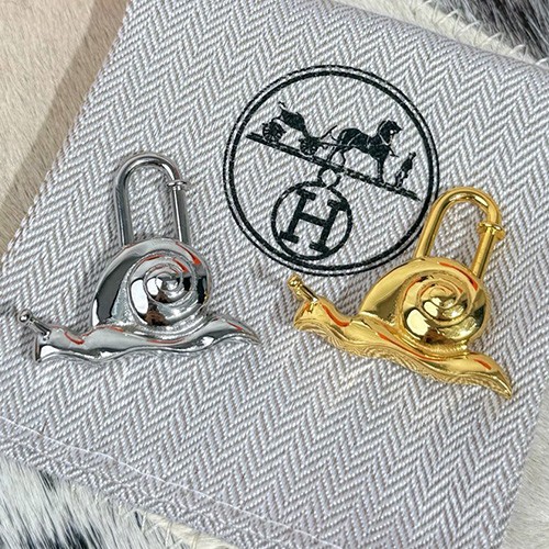 [홍콩명품.Hermes] 에르메스 26SS 로고 가방 백 고리 (2컬러), ET3585, HY, 홍콩명품의류,구매대행,온라인명품