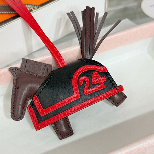 [홍콩명품.Hermes] 에르메스 26SS 로고 Rodeo Robeo Coeur 백참 (4컬러), ET3588, HY, 홍콩명품의류,구매대행,온라인명품