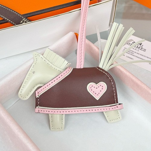 [홍콩명품.Hermes] 에르메스 26SS 로고 Rodeo Robeo Coeur 백참 (브라운), ET3592, HY, 홍콩명품의류,구매대행,온라인명품