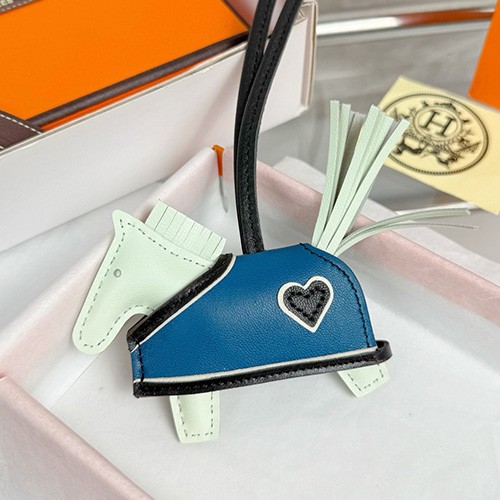 [홍콩명품.Hermes] 에르메스 26SS 로고 Rodeo Robeo Coeur 백참 (블루), ET3594, HY, 홍콩명품의류,구매대행,온라인명품