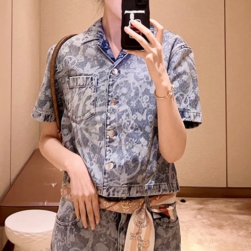 루이비통 로고 패턴 여성 데님 카라 반팔 자켓 1AJZ3A 26SS
