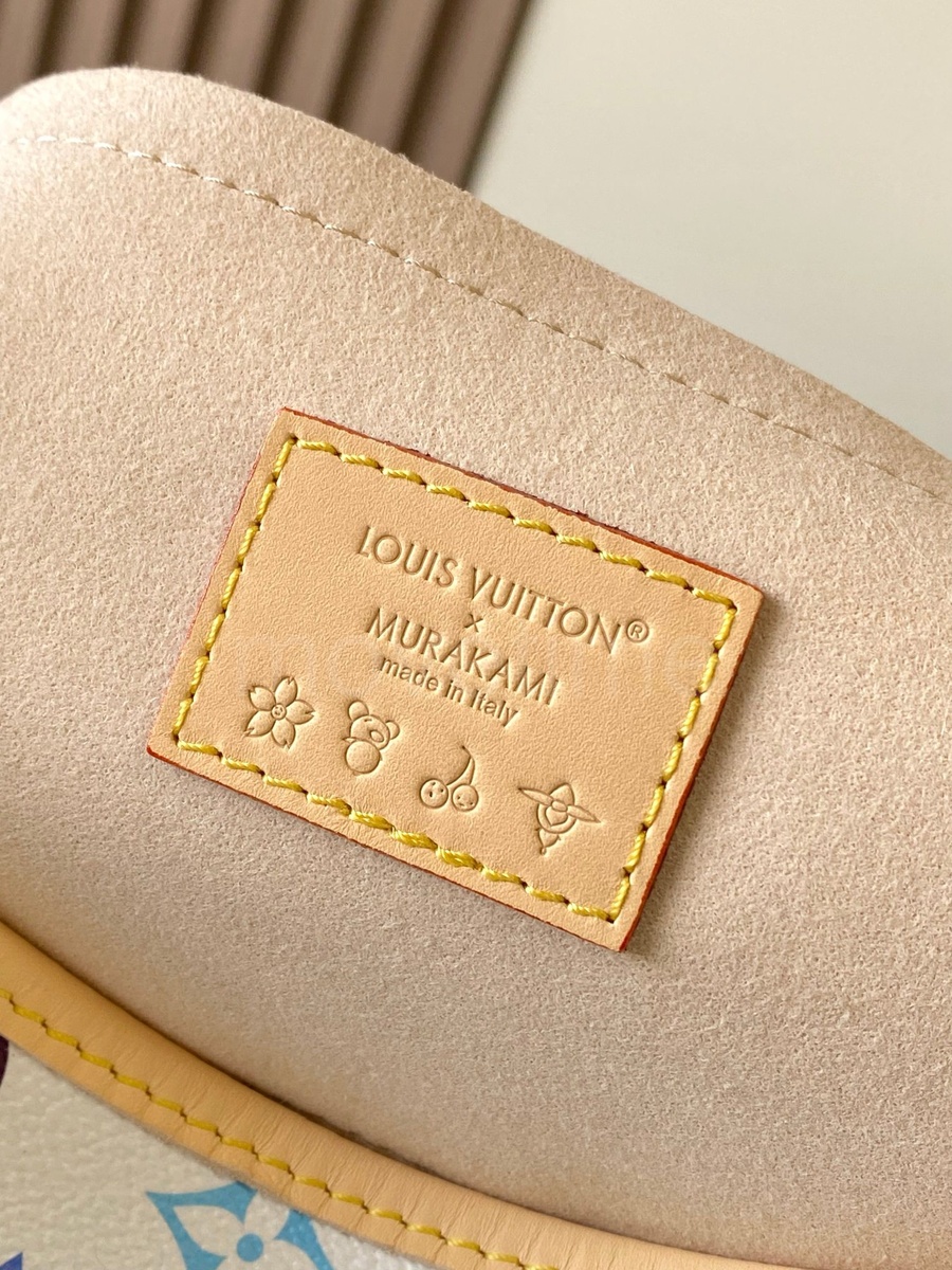 루이비통 로고 모노그램 LV x TM 캐리올 이스트 웨스트 M27578 (화이트) 26SS 상세이미지 4