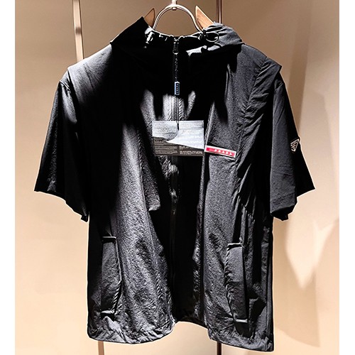 프라다 나일론 후드 반팔 자켓 26SS